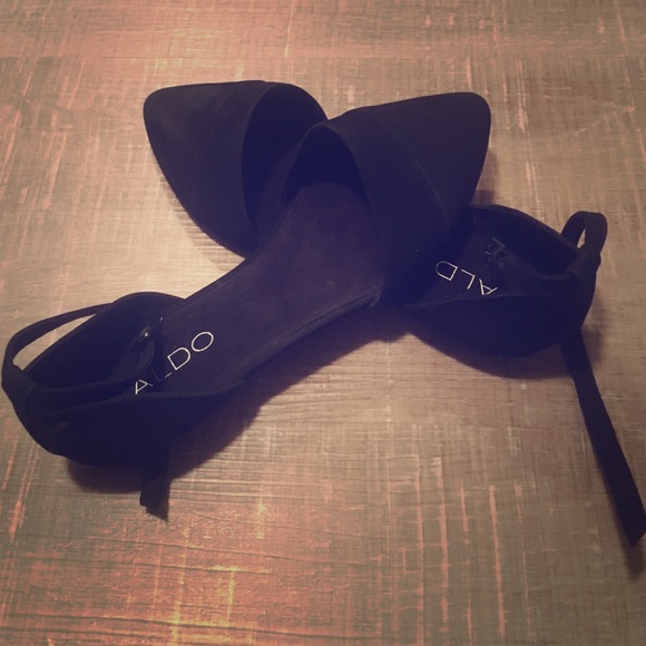 Black pointed toe Aldo flats 7.5 NEW