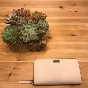 Kate Spade Zippered Wallet
