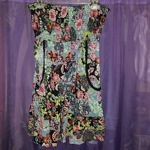 Strapless patterned dress