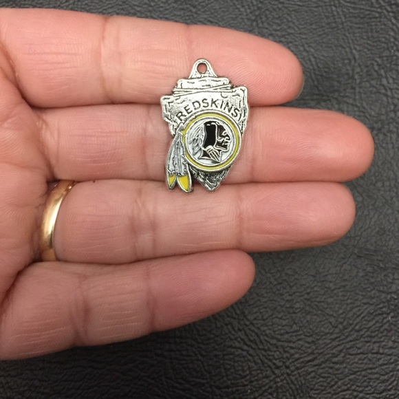 1 Redskins Charm/Pendant