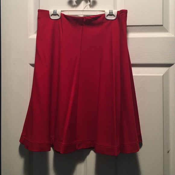 Uniqlo red swing style skirt