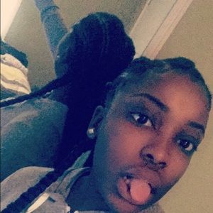 Meet your Posher, Carly