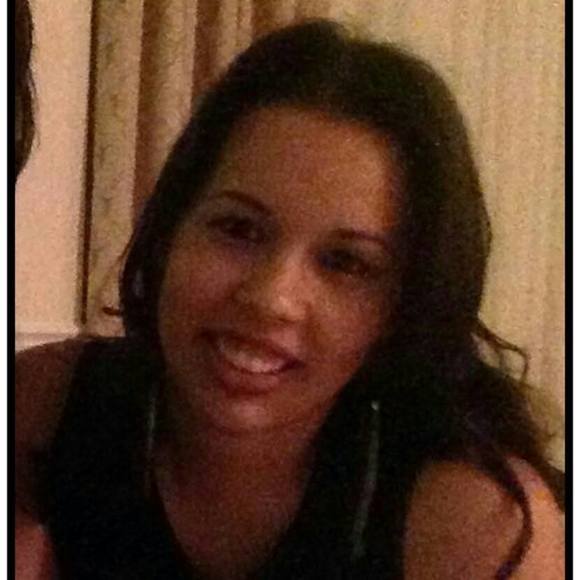 Meet your Posher, Mela - Picture 2 of 2