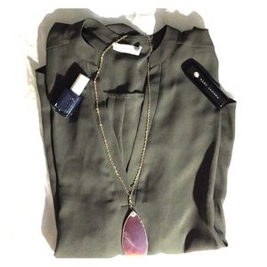 LUSH- Hunter Green 3/4 Sleeve Flowy Top