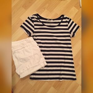 💟$5.H&M Scoop Neck T- Shirt