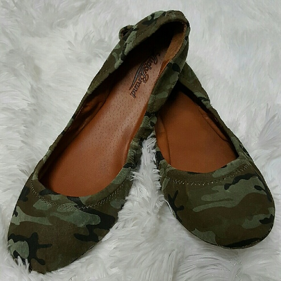 lucky brand camo flats