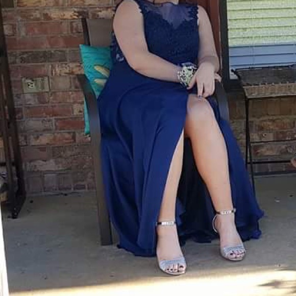 Clarice prom dress and earring make - Picture 3 of 3