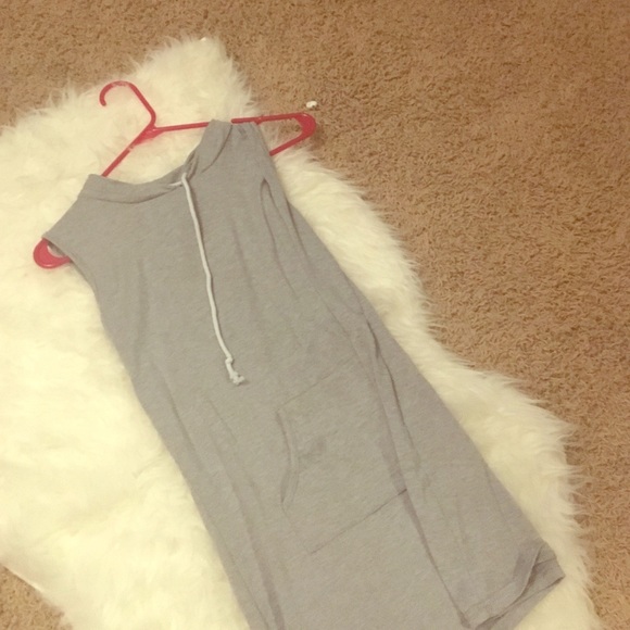 Gray sleeveless hoodie dress