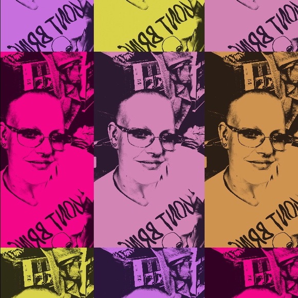 Meet your Posher, Nicole - Picture 3 of 4