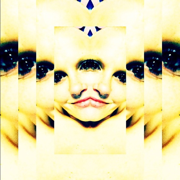 Meet your Posher, Nicole - Picture 4 of 4