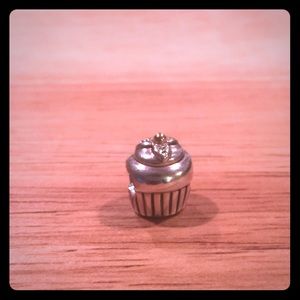 Pandora cupcake charm