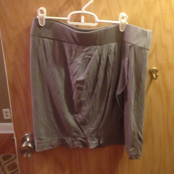 Mini grey loft skirt size m