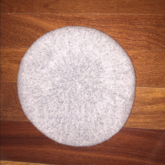 Gray French Beret - Picture 2 of 3