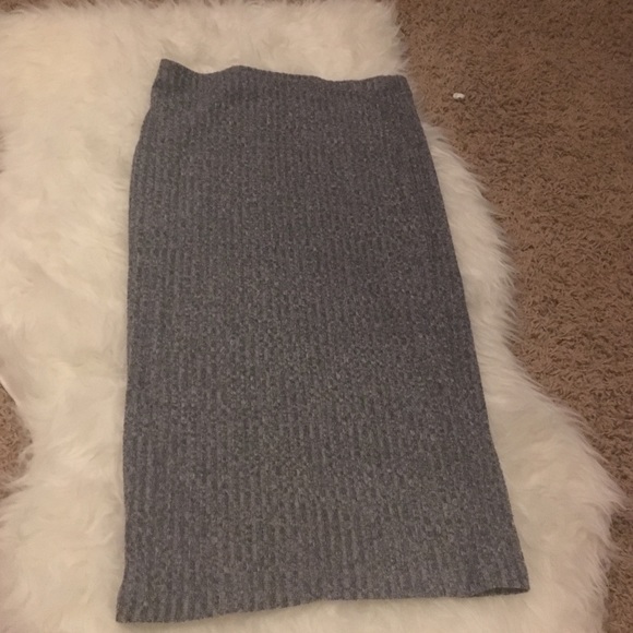 Gray pencil skirt