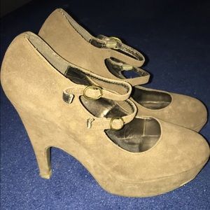 Forever 21 Tan Mary Jane Platforms - Size 7.5