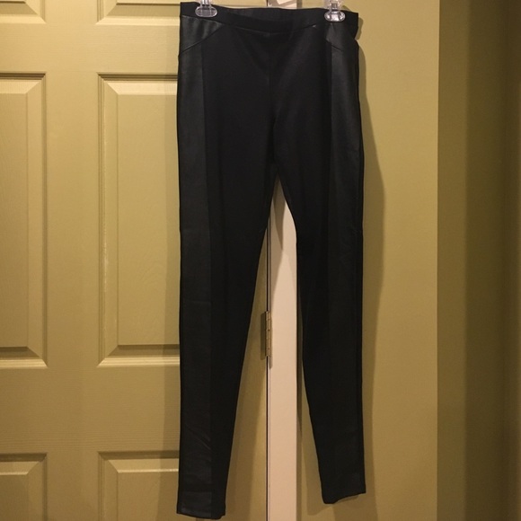 Leather panel leggings