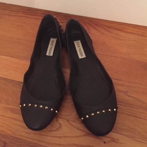 Black studded Steve Madden flats