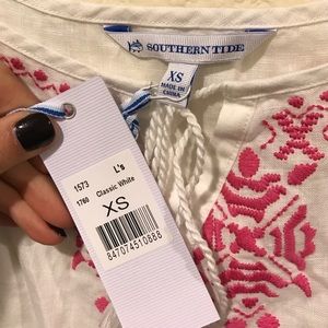 Southern Tide Tops - NWT Southern Tide Linen embroidered tank Southern Tide Tops - NWT Southern Tide Linen embroidered tank