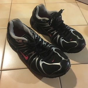 Black max air nike sneakers