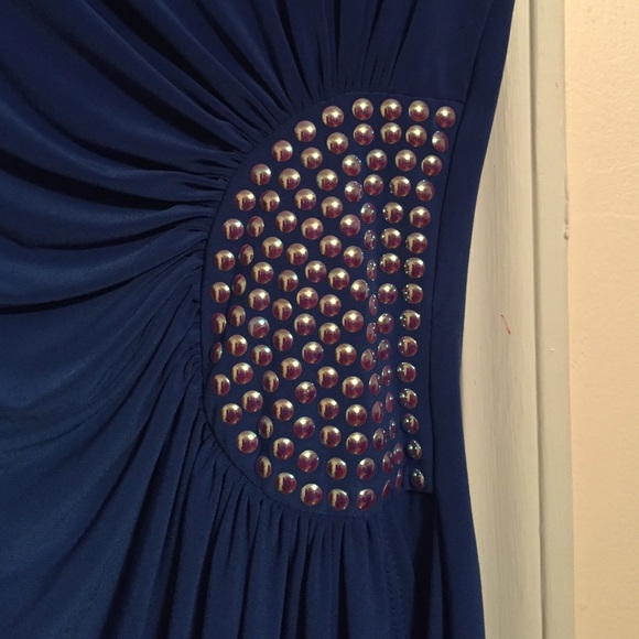 Dress - Picture 2 of 4