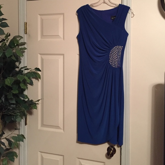 Dress - Picture 3 of 4