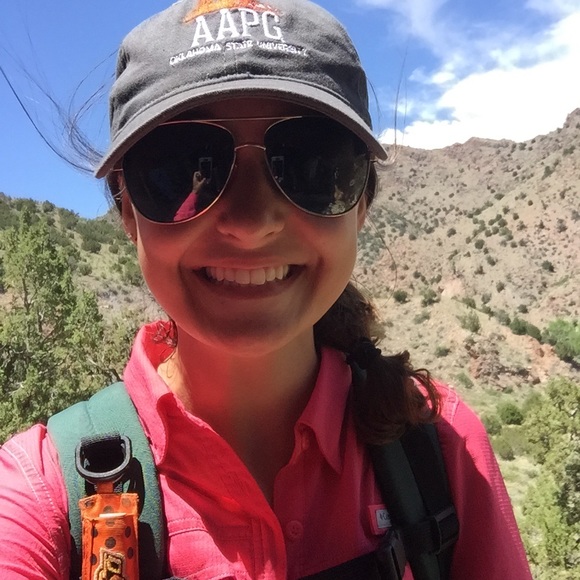 Meet your Posher, Nina - Picture 5 of 5