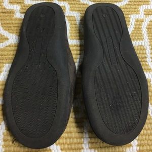 The Sharper Image Shoes - Men's Large Brown Memory Foam Slippers The Sharper Image Shoes - Men's Large Brown Memory Foam Slippers