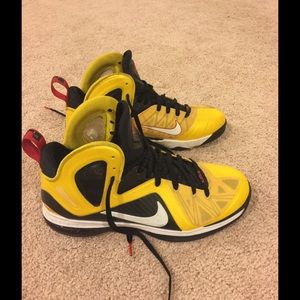 Lebron 9 Taxi Nike Tennis shoes