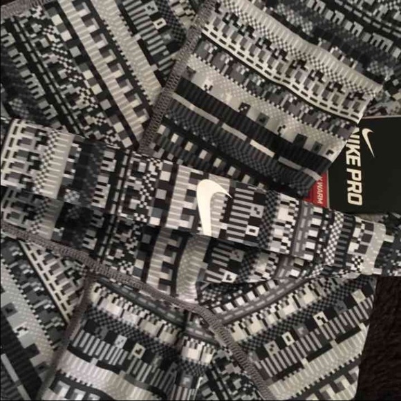 Pattern Nike Jacket - Picture 3 of 4