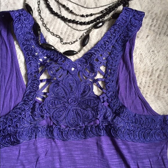 Lace Threaded back Purple Tank - Picture 3 of 3