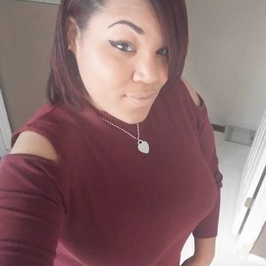 Meet your Posher, Dee