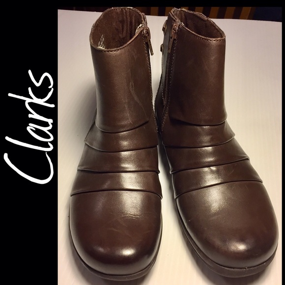 clarks christine tilt boot