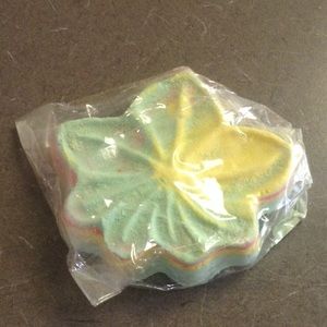 🍁🍃LUSH AUTUMN LEAF BATH BOMB🍁🍃