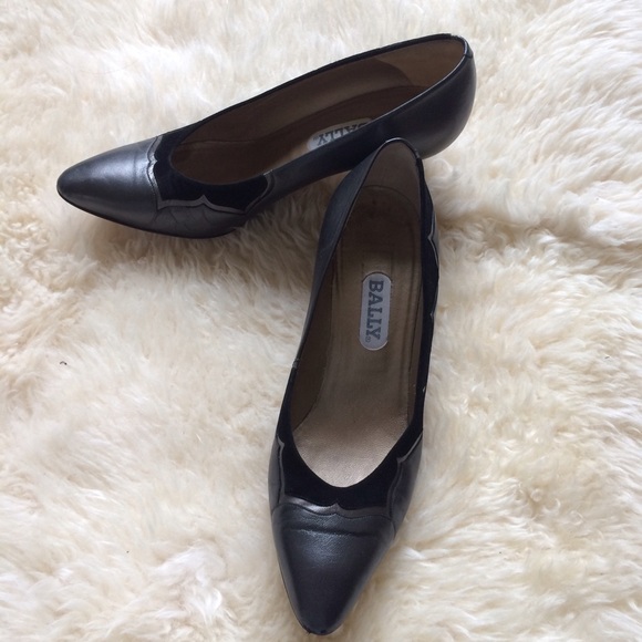 Vintage Bally Grey Leather Pumps - Picture 2 of 4