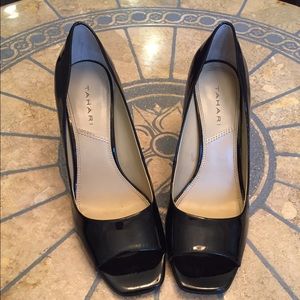 Size 9 black patent leather Tahari heels