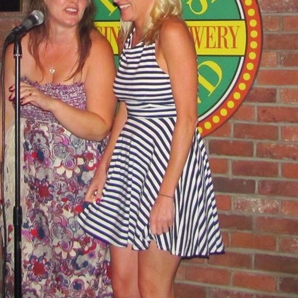 Lark&Wolff Navy and White Summer dress - Picture 3 of 4