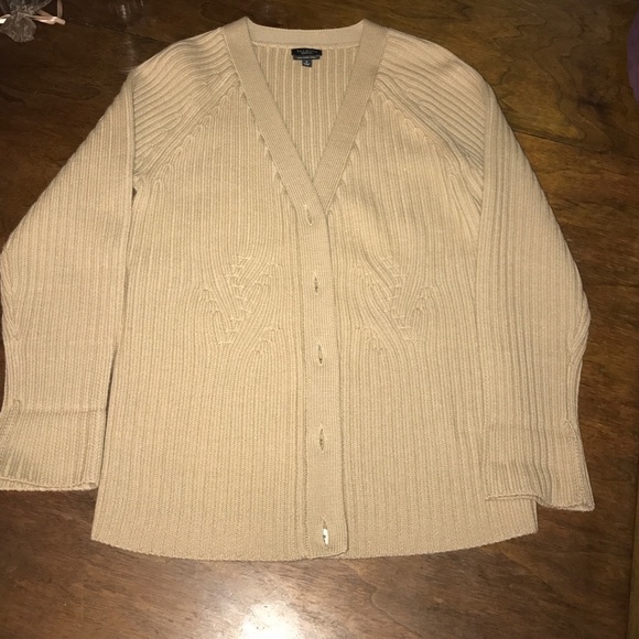 Tan cardigan from Talbot's.  Worn 1x.  Cute!