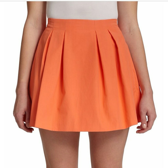 Alice + Olivia Dresses & Skirts - NWT Alice + Olivia Pleated Mini Skirt