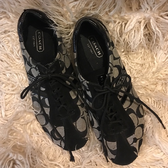 Coach tennis shoes size 9