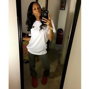 Meet your Posher, Danielle