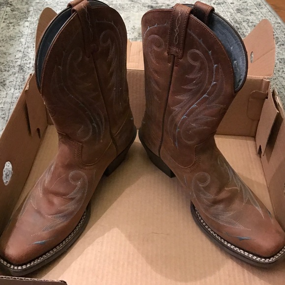 Ariat boots - Picture 2 of 4