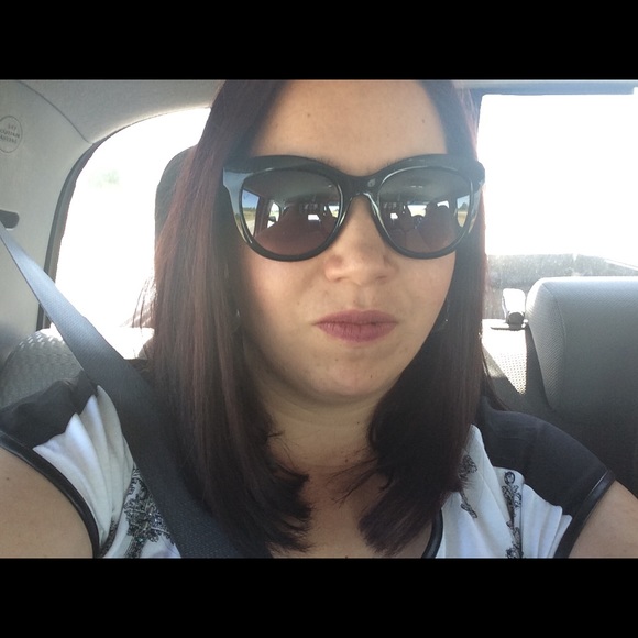 Meet your Posher, Vanessa