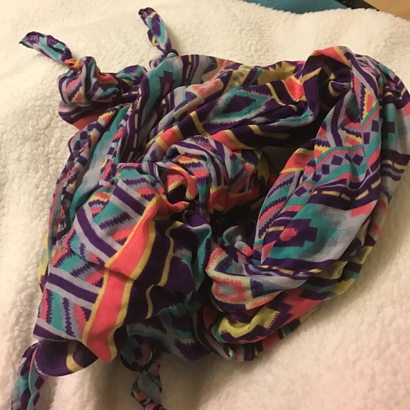 Large Patterned Scarf - Picture 1 of 2