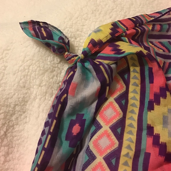 Large Patterned Scarf - Picture 2 of 2