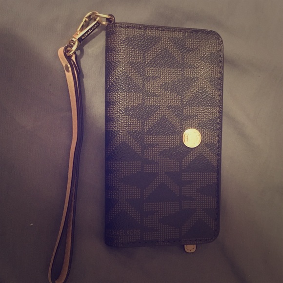 Michael Kors wristlet