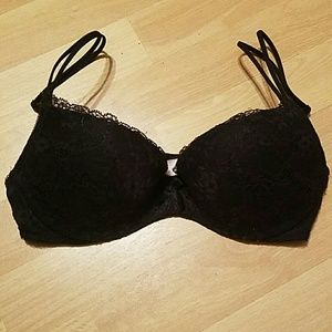 Black VS Bra