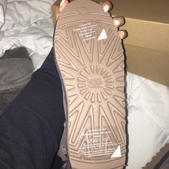 Uggs - Picture 4 of 4