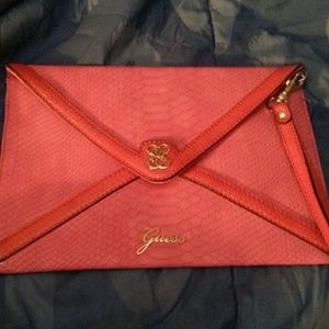 GUESS CLUTCH