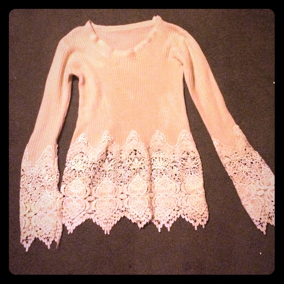Beautiful lace long sleeve sweater - Picture 1 of 1