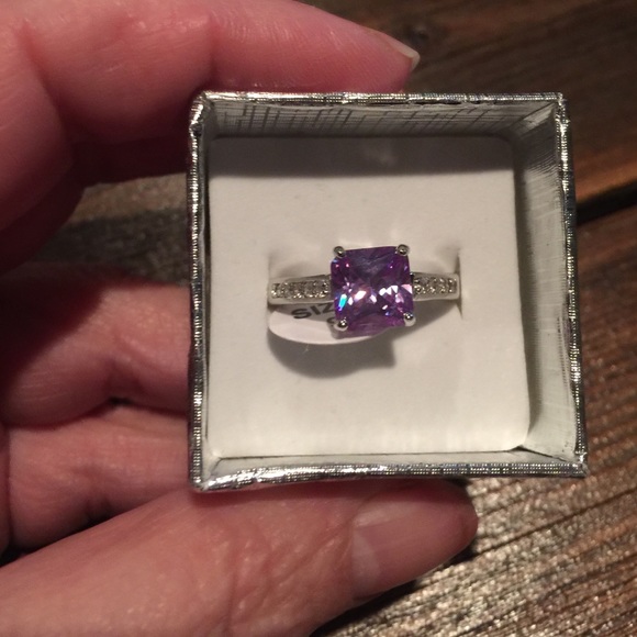 Gorgeous solitaire - Picture 2 of 3
